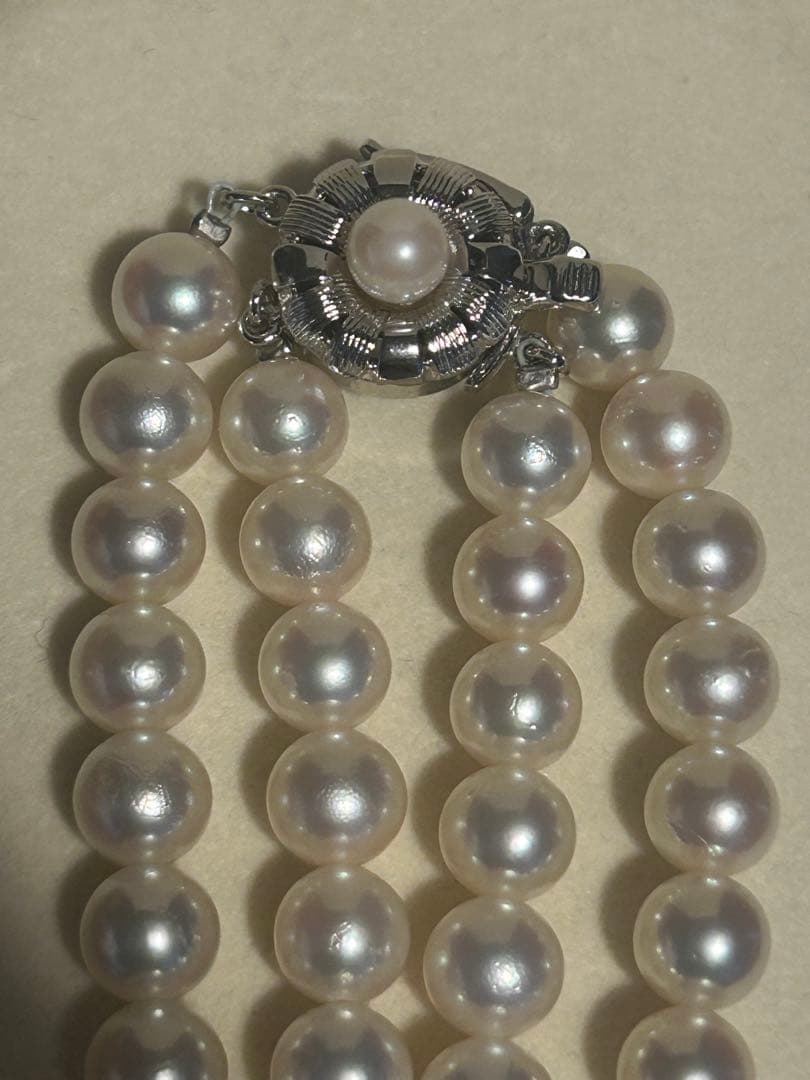 Akoya pearl necklace with two strands featuring 6.5 to 7 mm white pearls and 42.4 cm length