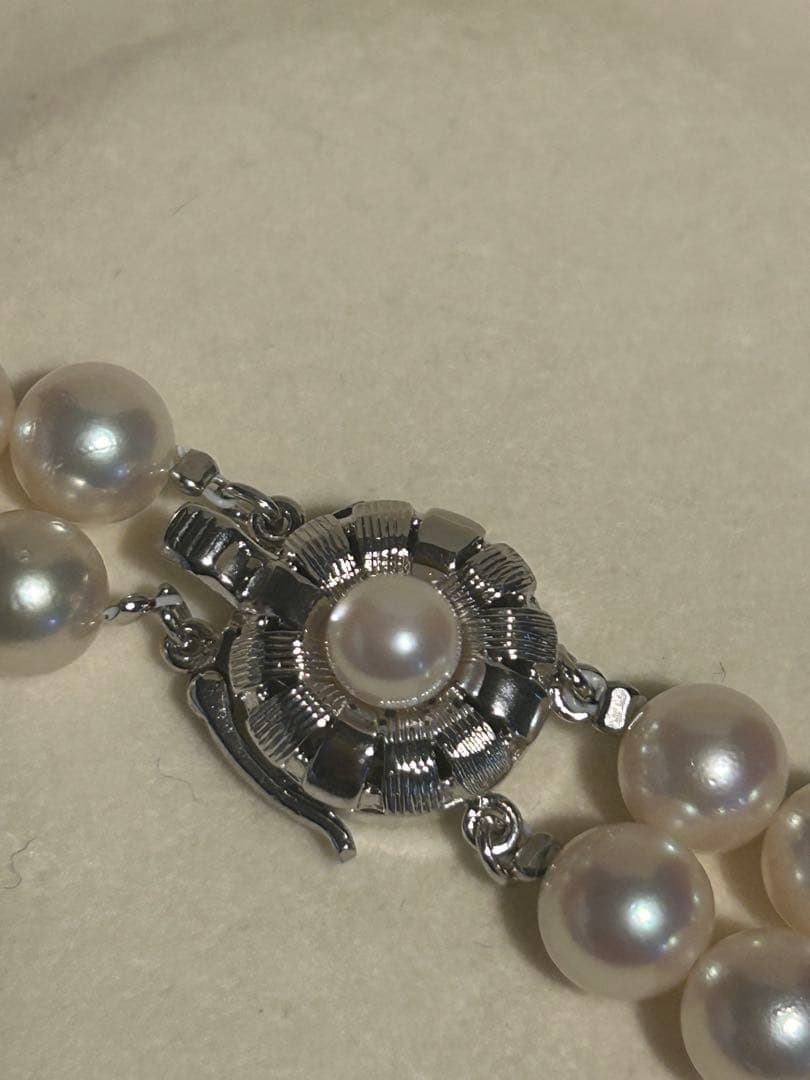 Akoya pearl necklace with two strands featuring 6.5 to 7 mm white pearls and 42.4 cm length