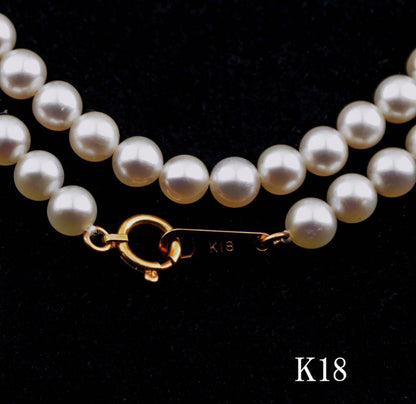 K18 Mikimoto Akoya pearl necklace with round 4.0-4.5mm pearls, 43cm length, displayed on white background