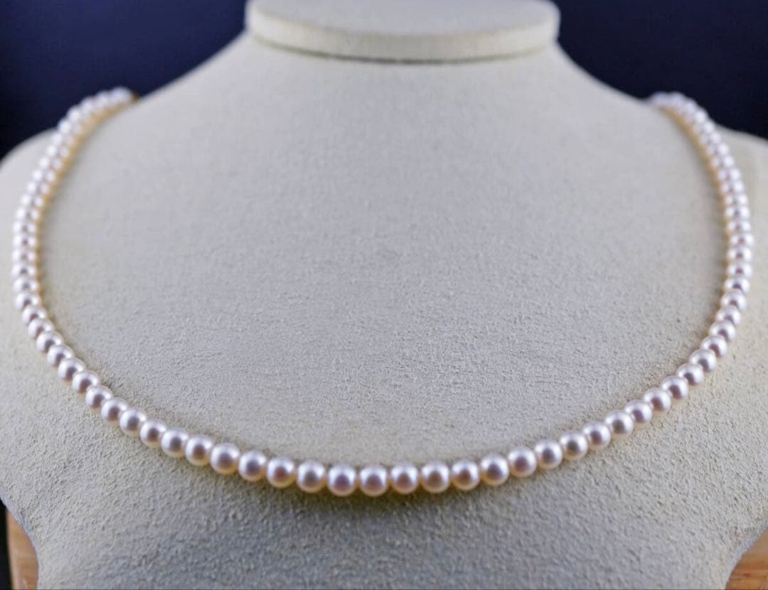 K18 Mikimoto Akoya pearl necklace with round 4.0-4.5mm pearls, 43cm length, displayed on white background