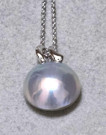 Tasaki Pearl Mabe Pearl necklace with SV925 chain, about 42 centimeters long, pearl top visible