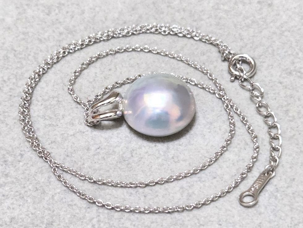 Tasaki Pearl Mabe Pearl necklace with SV925 chain, about 42 centimeters long, pearl top visible