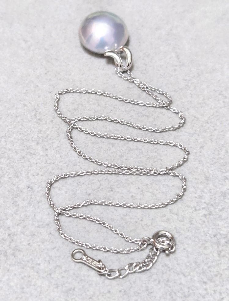 Tasaki Pearl Mabe Pearl necklace with SV925 chain, about 42 centimeters long, pearl top visible