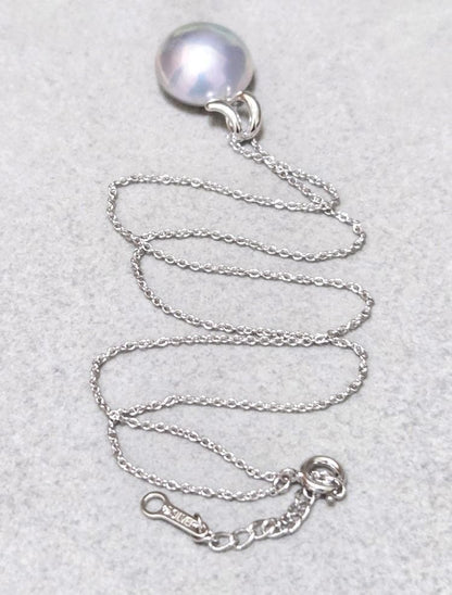 Tasaki Pearl Mabe Pearl necklace with SV925 chain, about 42 centimeters long, pearl top visible