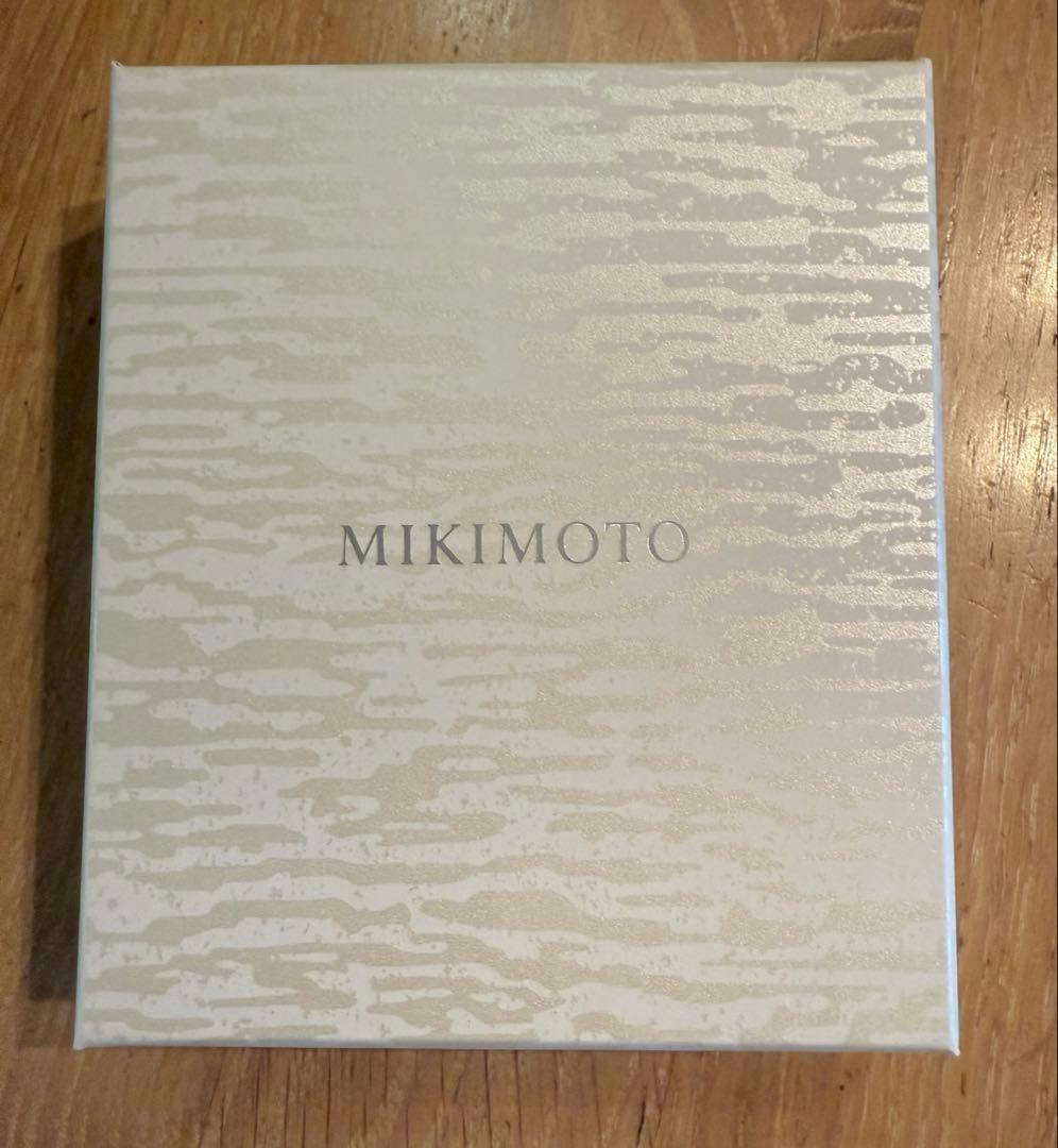 Mikimoto Open Heart necklace featuring a 5.3mm pearl on sterling silver chain 39cm long