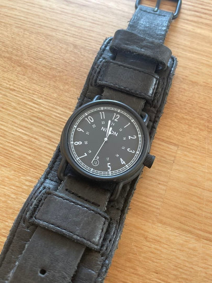 NIXON Axxe Howan Leather Bangle Quartz Men's Watch — Japanese