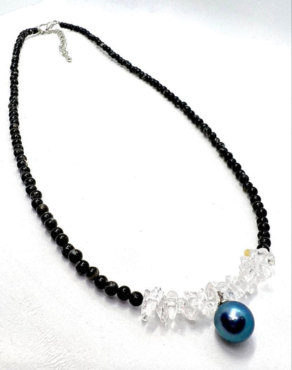 Akoya pearl and black tourmaline round indigo blue pearl necklace measuring 42 to 47 cm