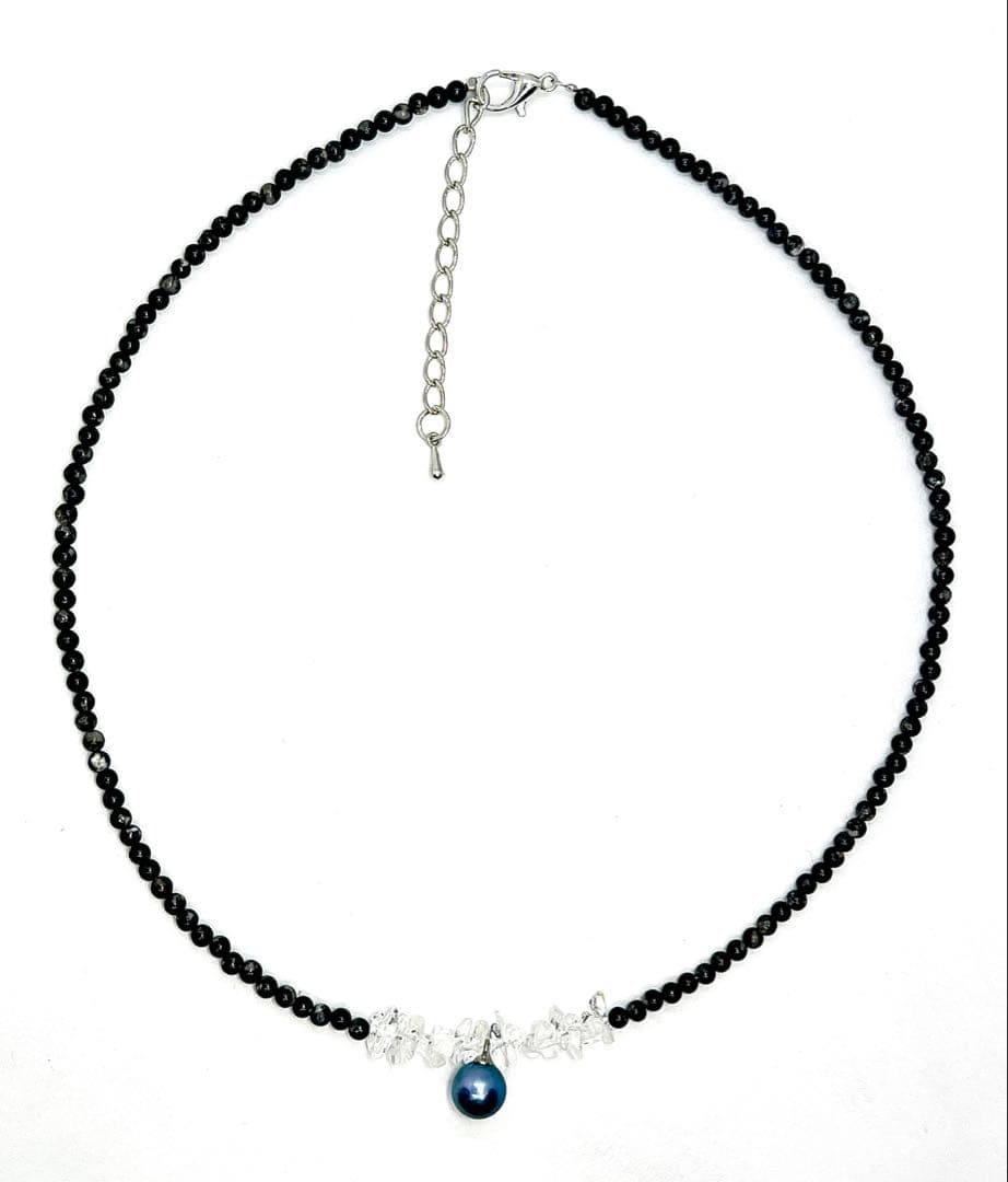 Akoya pearl and black tourmaline round indigo blue pearl necklace measuring 42 to 47 cm