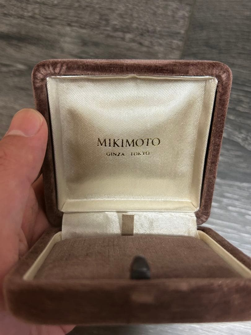 Mikimoto pearl necklace with 7mm pearls set on Silver 925 chain