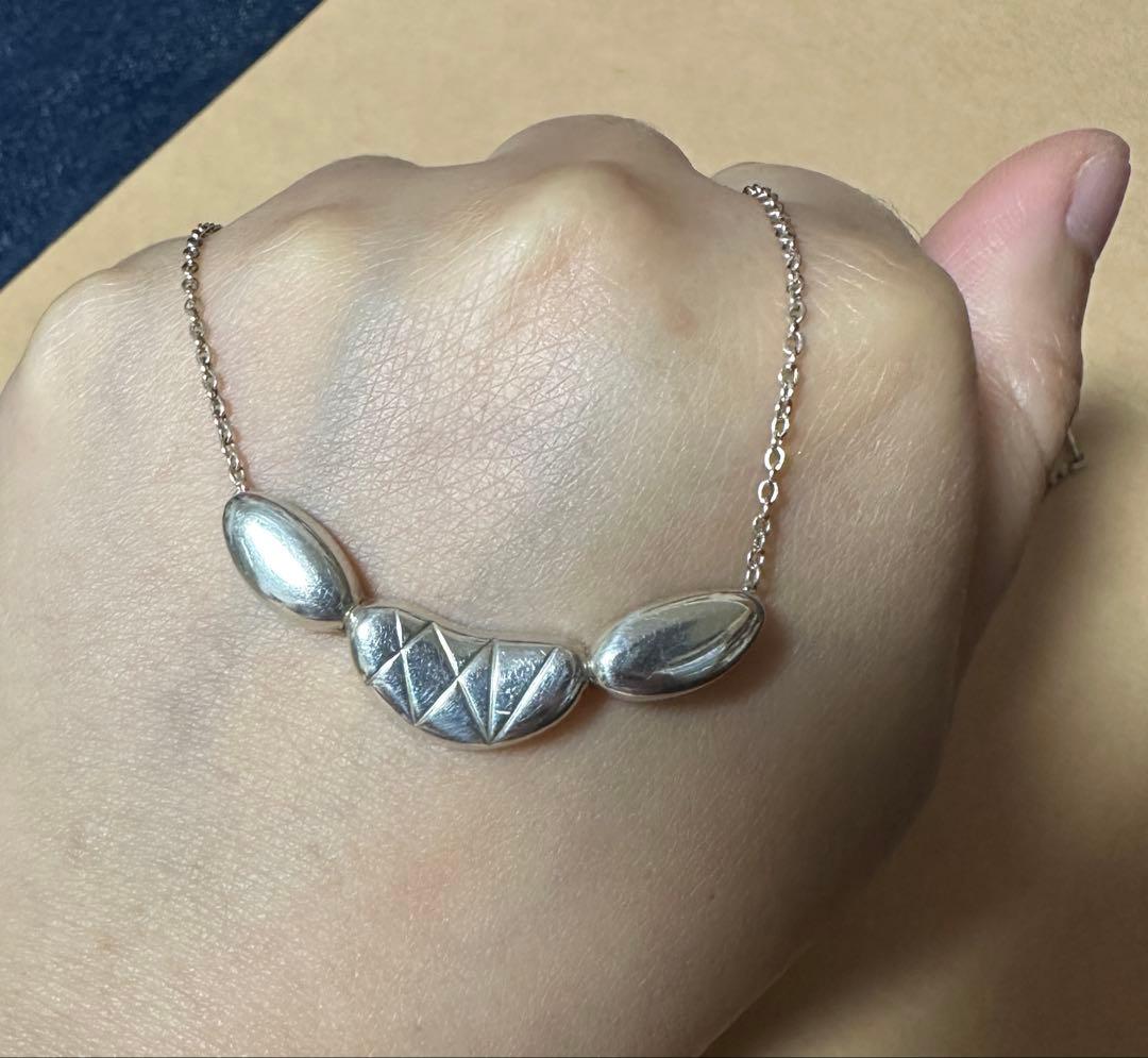 Mikimoto Sofia silver necklace approximately 39cm length with elegant and rare design