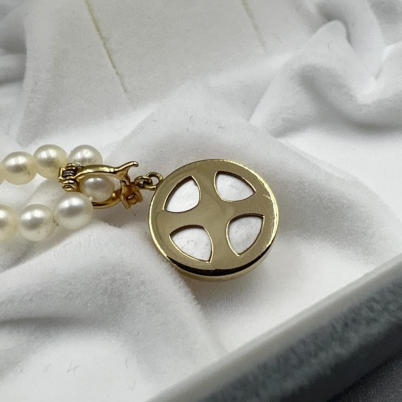 Beautiful TASAKI K18 necklace with baby pearls and a 13mm Mabe pearl on a 42cm chain