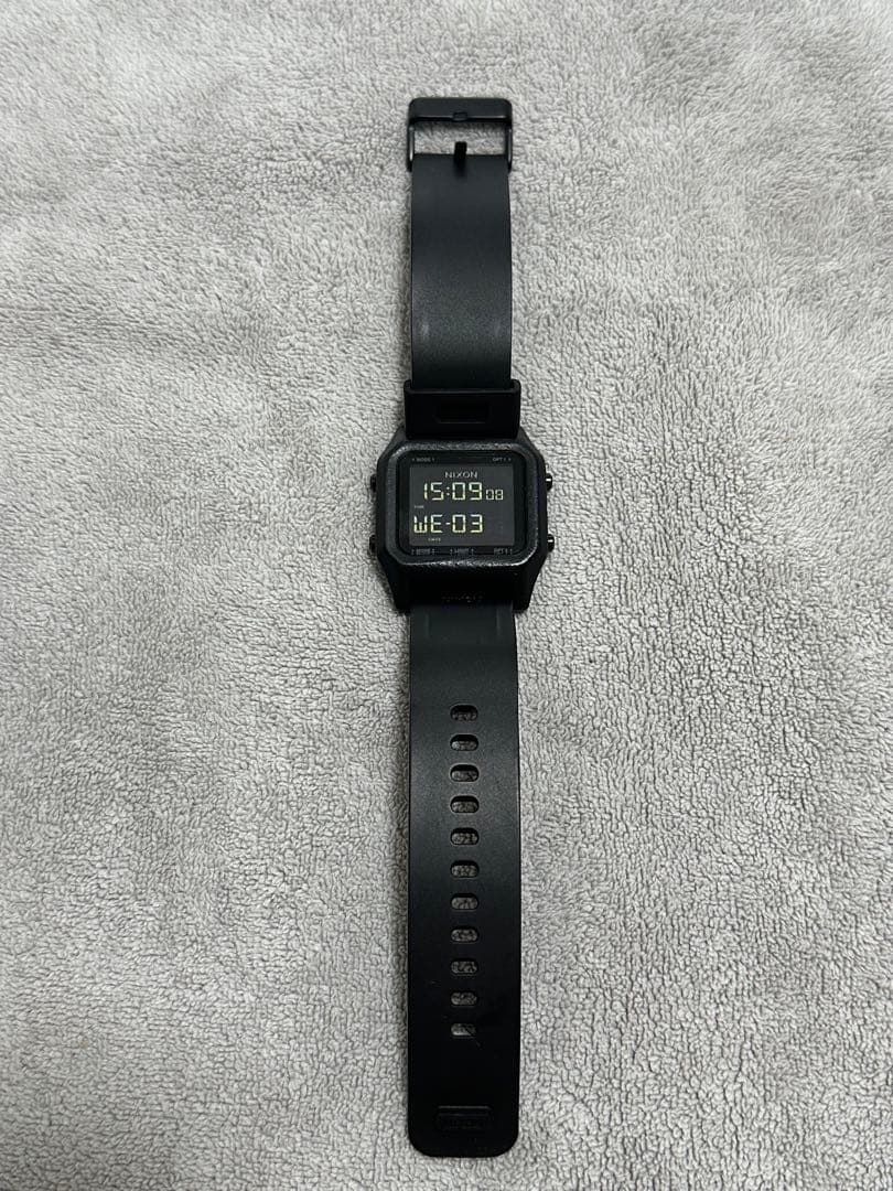 NIXON STAPLE Digital Men's Watch — Japanese