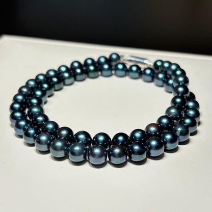Akoya pearl black necklace featuring 6.5-7mm pearls on a 42cm strand