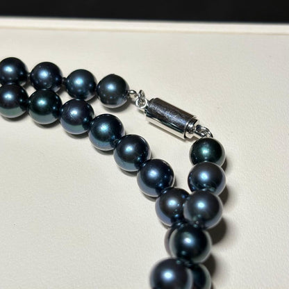 Akoya pearl black necklace featuring 6.5-7mm pearls on a 42cm strand