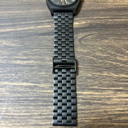 NIXON Analog Men's Watch — Japanese