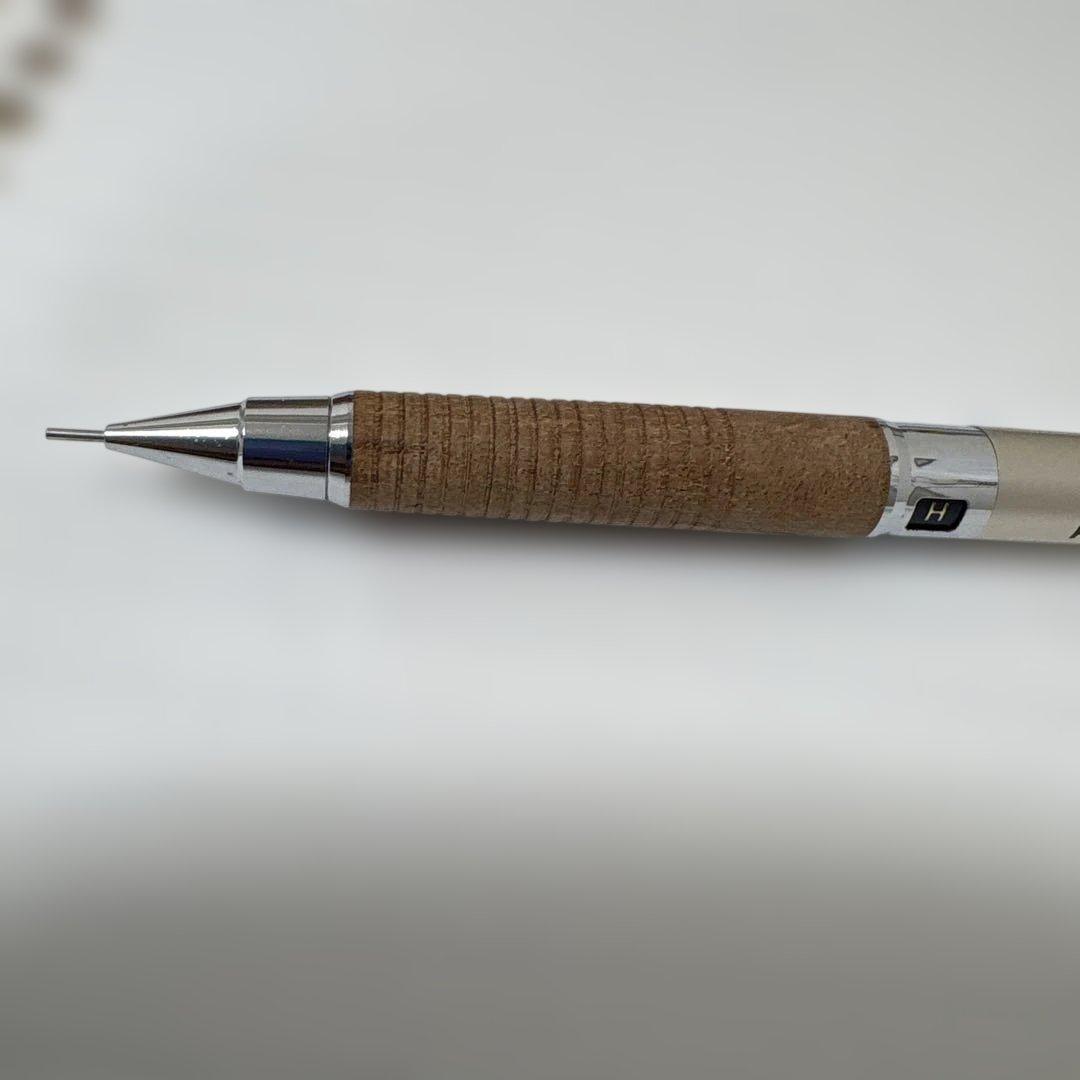 PILOT H-2083 0.3mm fineliner pen with fine tip and blue barrel shown on white background