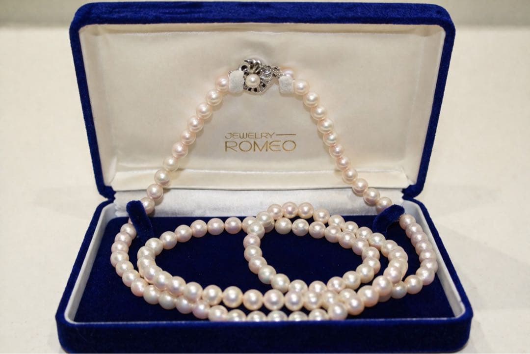 Akoya pearl long necklace with 7.0-7.22 mm pearls measuring 84 cm, displayed on a white background