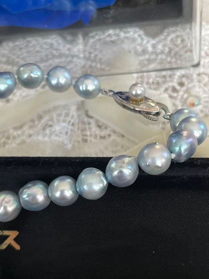 Elizabeth blue-gray Akoya pearl necklace featuring 7.5mm semi baroque pearls on a 42cm strand
