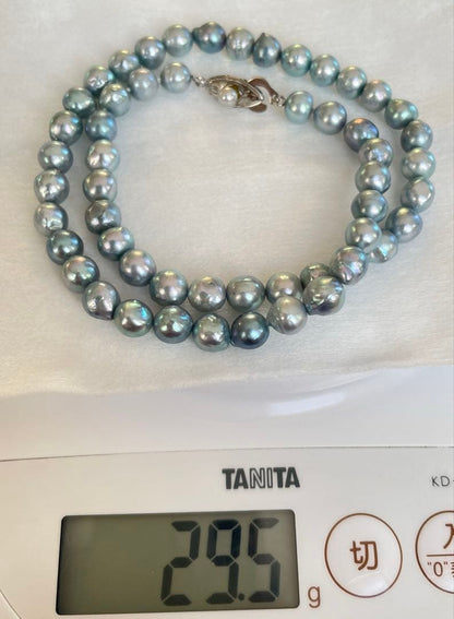 Elizabeth blue-gray Akoya pearl necklace featuring 7.5mm semi baroque pearls on a 42cm strand