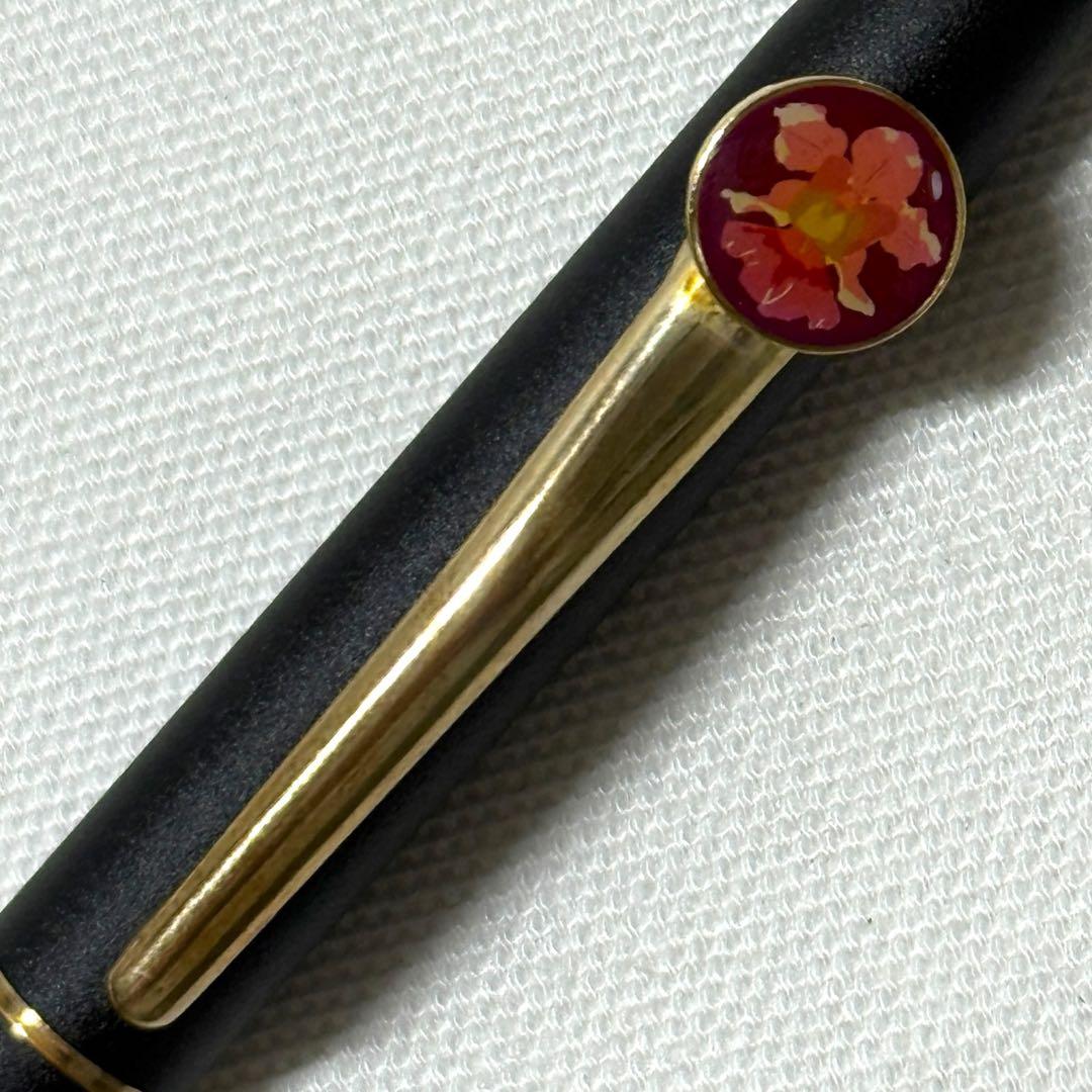 Gokubi Performance CROSS Classic Black ballpoint pen with flower pattern and blue ink in a box