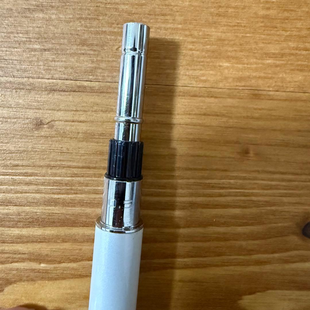 PILOT GRANCE mechanical pencil with white barrel and 0.5mm lead tip