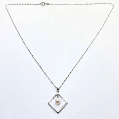 MIKIMOTO Pearl Square Necklace made of silver with a 40cm chain and square pearl pendant