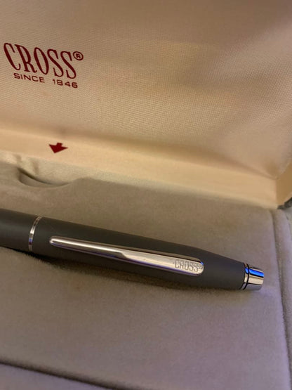 CROSS Kuro fountain pen in gray case with cartridge and manual displayed
