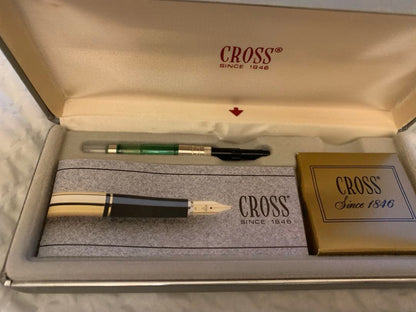 CROSS Kuro fountain pen in gray case with cartridge and manual displayed
