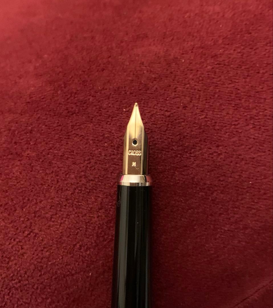 CROSS Kuro fountain pen in gray case with cartridge and manual displayed
