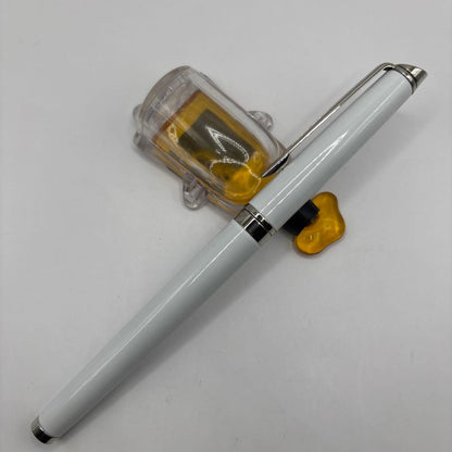 Waterman Metropolitan Essential fountain pen in white with fine nib and converter included