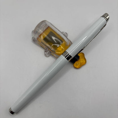 Waterman Metropolitan Essential fountain pen in white with fine nib and converter included