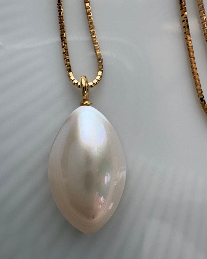 Tasaki K18 Marquise Mabe Pearl Necklace with 2cm pearl and 45cm adjustable 18K gold chain
