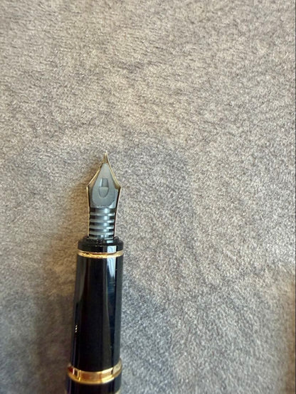 PILOT Grand Se Fountain Pen in marble red color with fine nib, gently used and well-maintained
