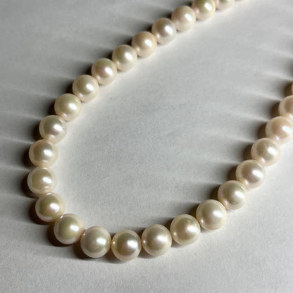 Akoya pearl long necklace measuring 81cm with 7.0 to 7.5mm round pearls