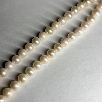 Akoya pearl long necklace measuring 81cm with 7.0 to 7.5mm round pearls