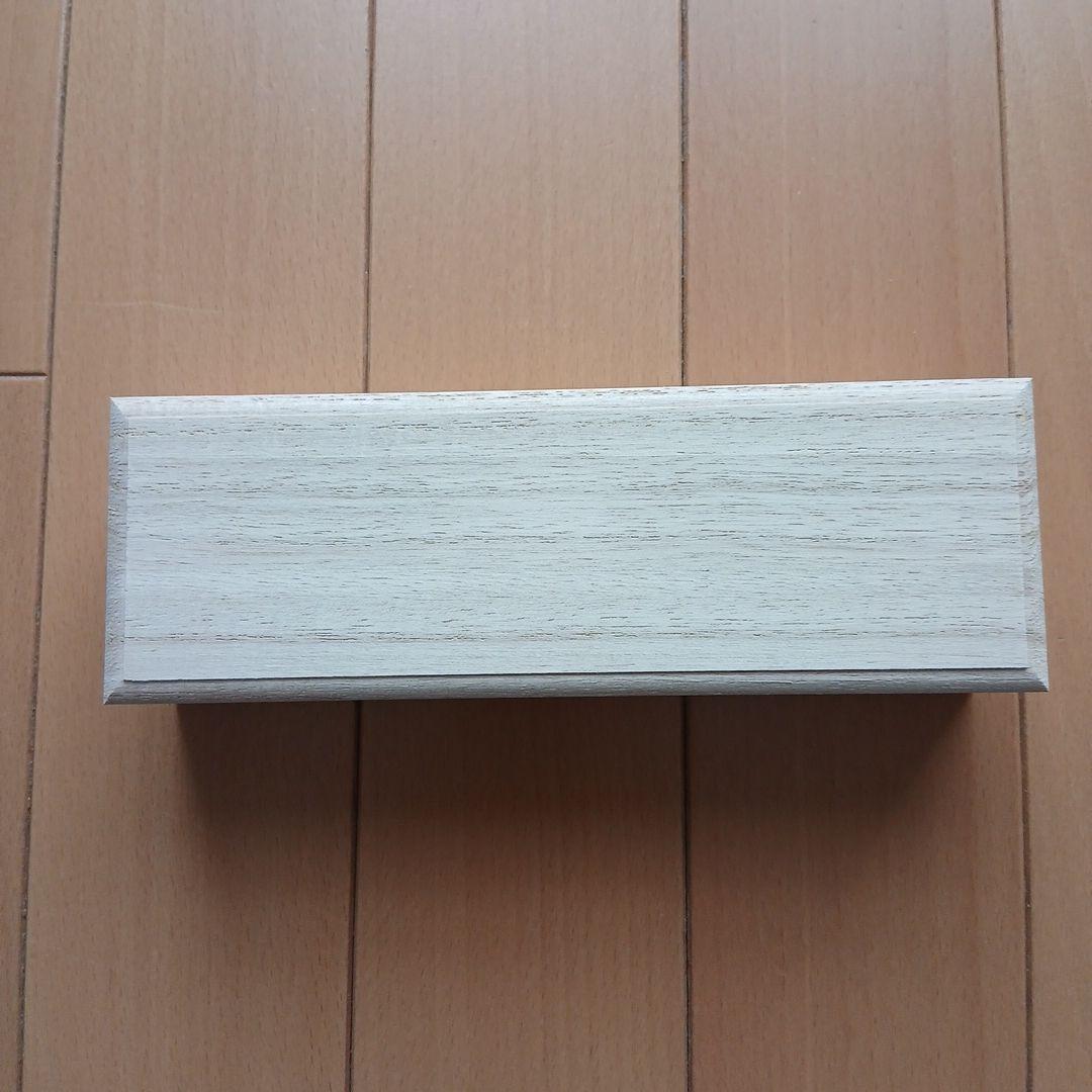 PILOT fountain pen case wooden paulownia box with satinen interior lining and simple rectangular design