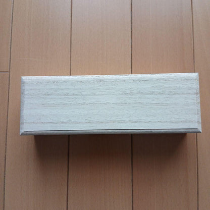 PILOT fountain pen case wooden paulownia box with satinen interior lining and simple rectangular design