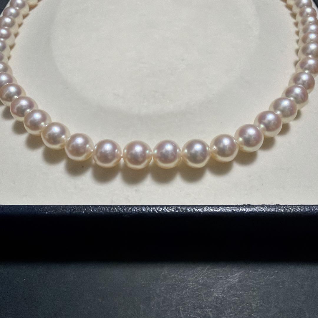 K14WG Akoya pearl necklace featuring 8.0mm pearls, 42 cm length, displayed on a white background