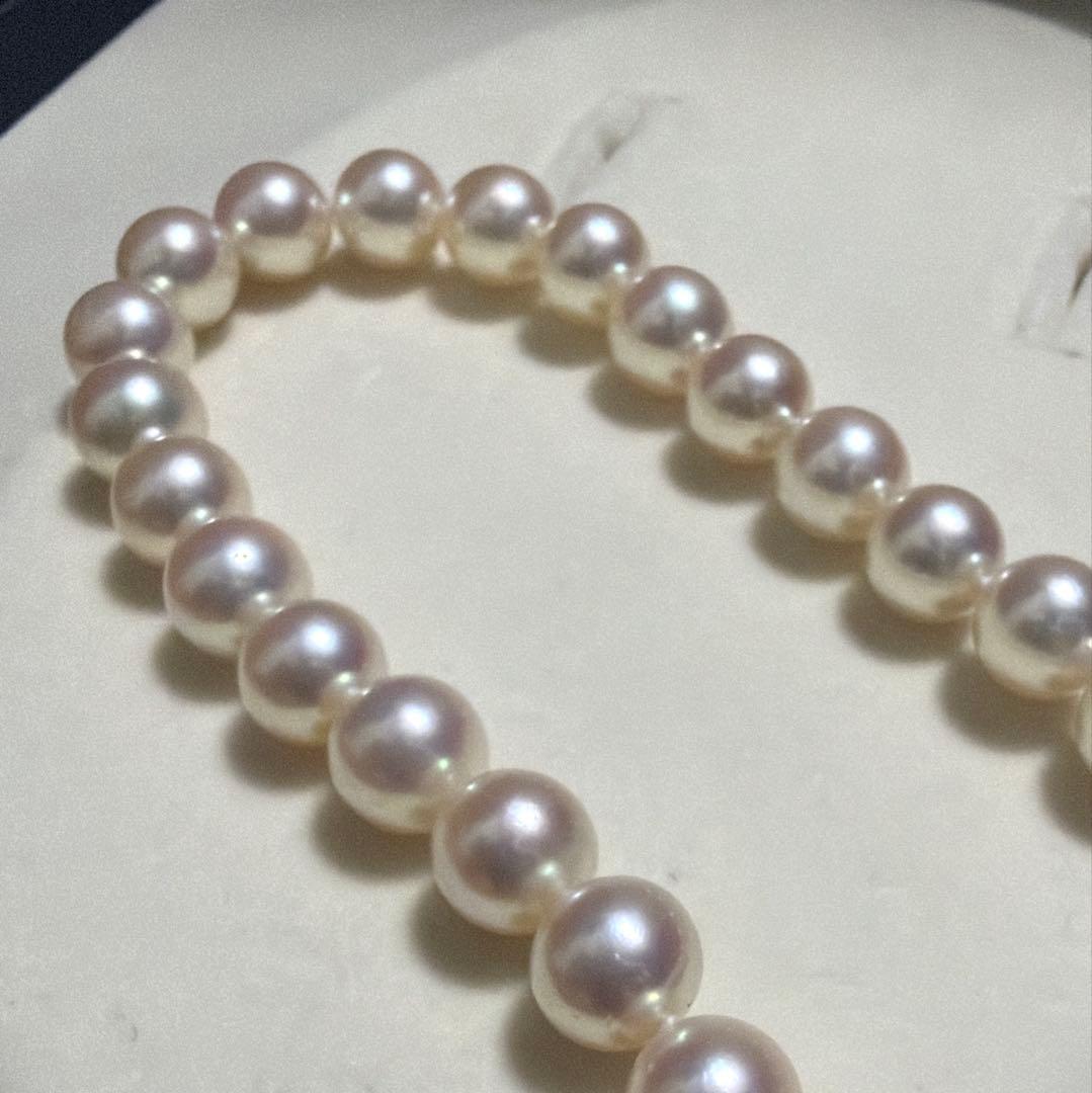 K14WG Akoya pearl necklace featuring 8.0mm pearls, 42 cm length, displayed on a white background