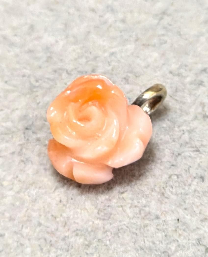 agete Pink Coral Rose SILVER Top model 42737 featuring pink coral material, used with minor scratches possible