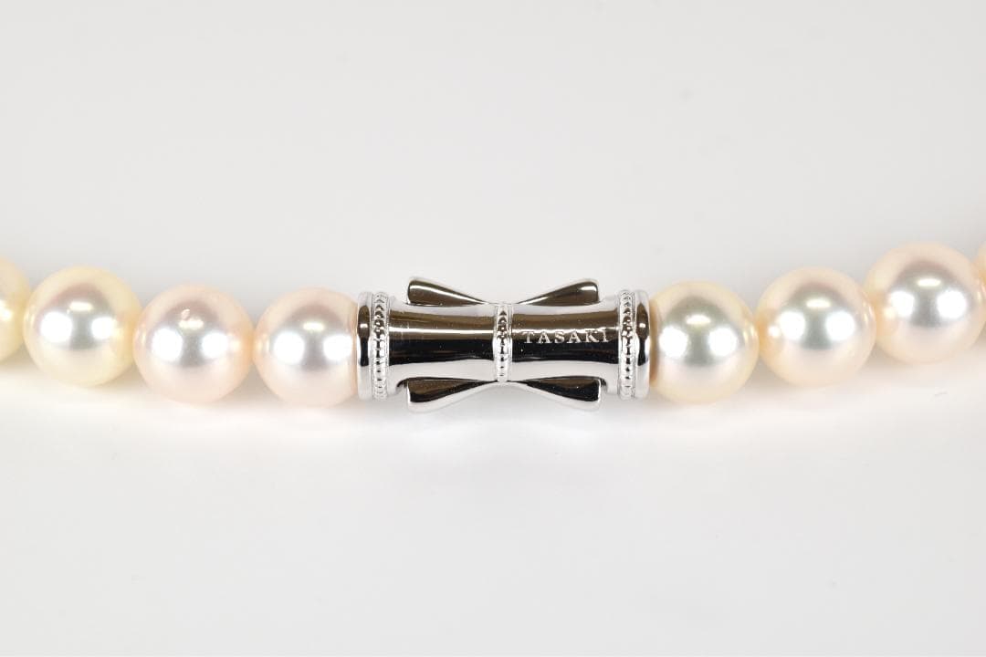TASAKI Akoya pearl necklace with 53 pearls sized approximately 7.5 to 7.8mm and silver clasp