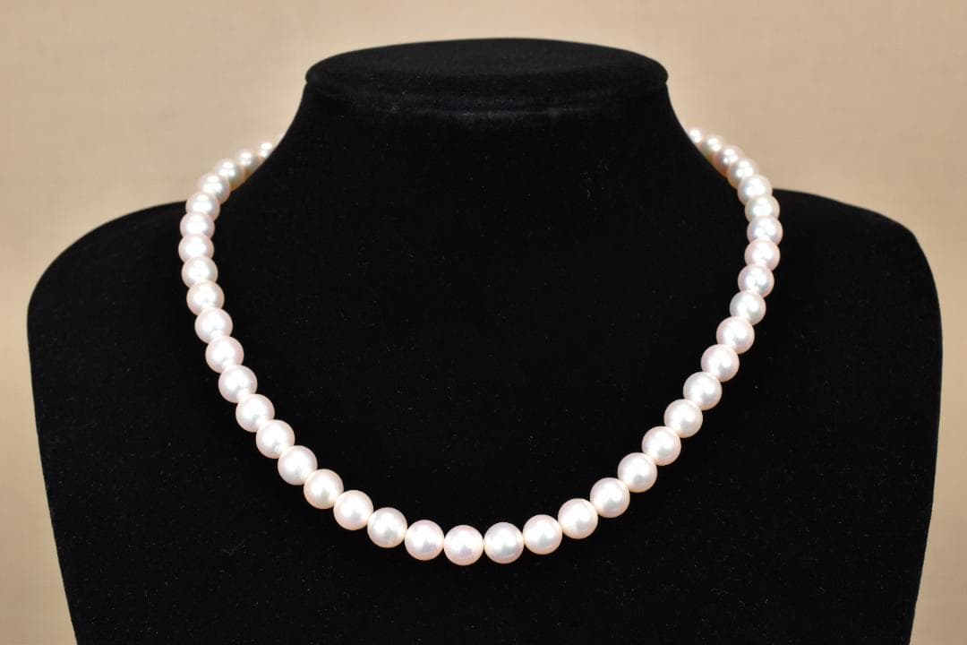 TASAKI Akoya pearl necklace with 53 pearls sized approximately 7.5 to 7.8mm and silver clasp