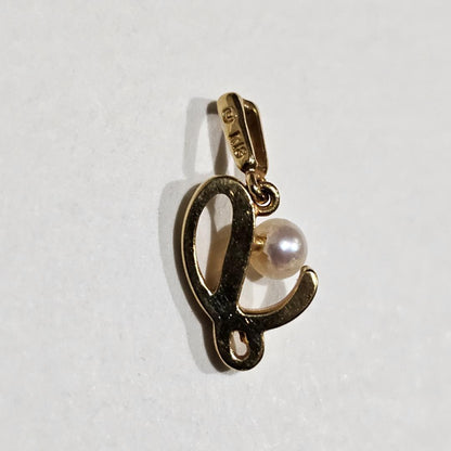 Mikimoto 1465 yellow gold necklace top with 3.5mm pearl, 1.5 cm length, 0.8 cm width, no chain