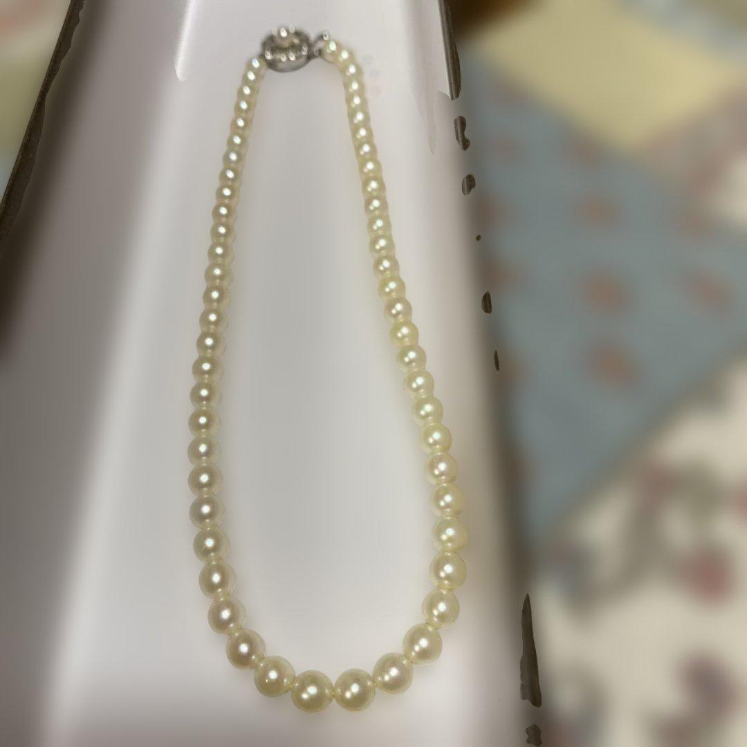 Akoya pearl necklace with approximately 5mm pearls on a 39cm silver chain