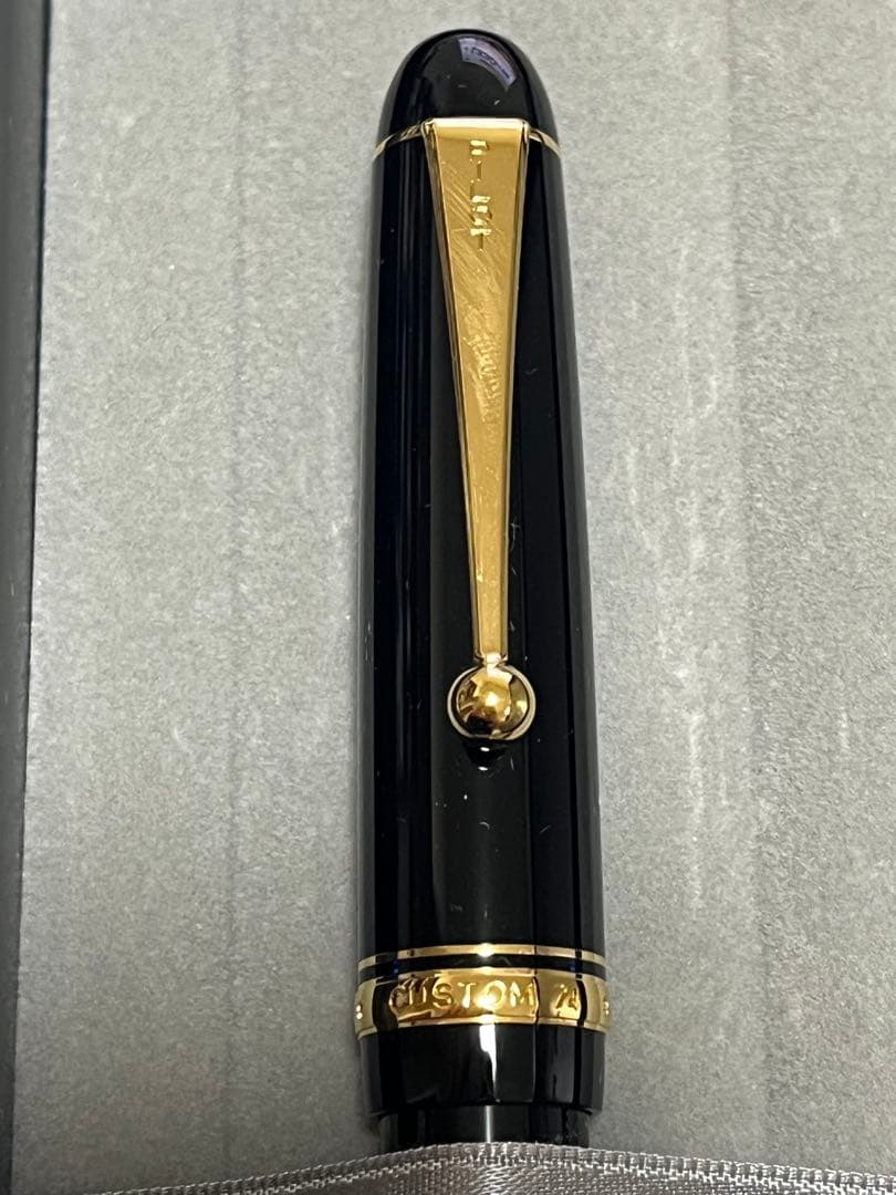 Pilot Fountain Pen 585 14K gold nib with unopened ink bottle and accessories, unused condition