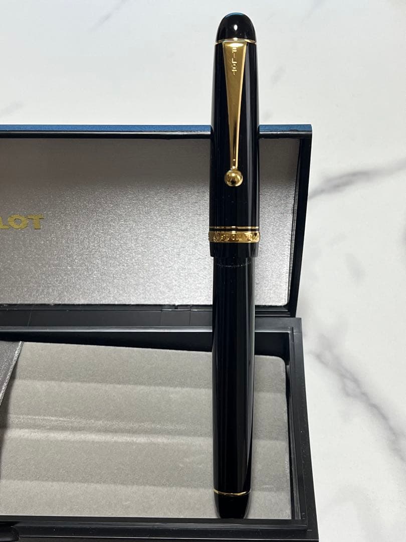 Pilot Fountain Pen 585 14K gold nib with unopened ink bottle and accessories, unused condition
