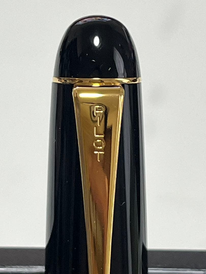Pilot Fountain Pen 585 14K gold nib with unopened ink bottle and accessories, unused condition