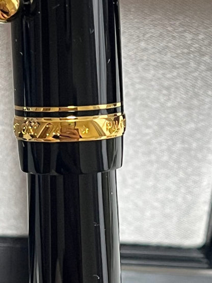 Pilot Fountain Pen 585 14K gold nib with unopened ink bottle and accessories, unused condition