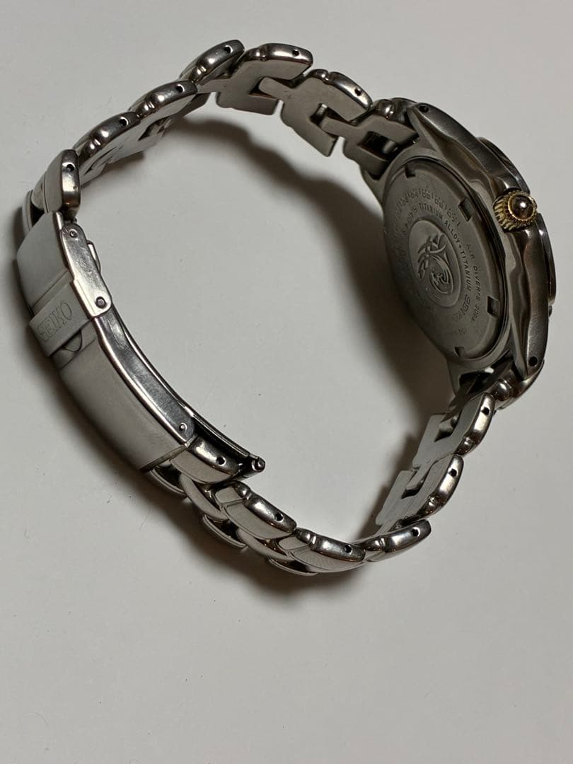 SEIKO TITANIUM DIVER Quartz Men's Watch — Japanese