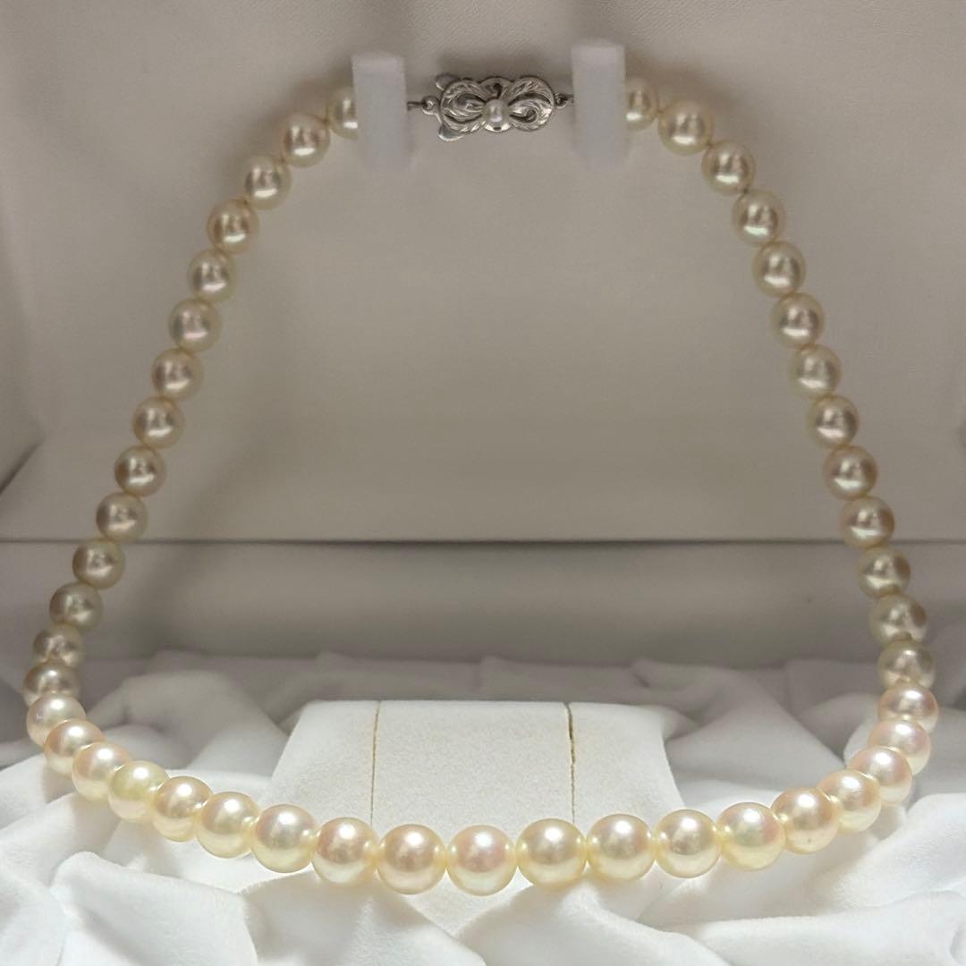 K14WG Mikimoto Akoya Pearl Necklace featuring 7.3-7.8mm high luster round pearls on a 37.5cm chain